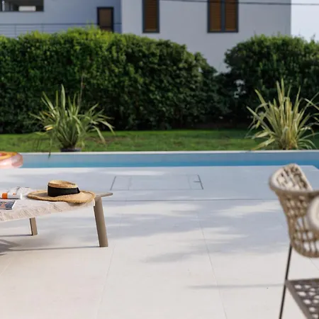 Botanica - Elegant Family House With Beautiful Pool And Garden Near The Sea Villa *